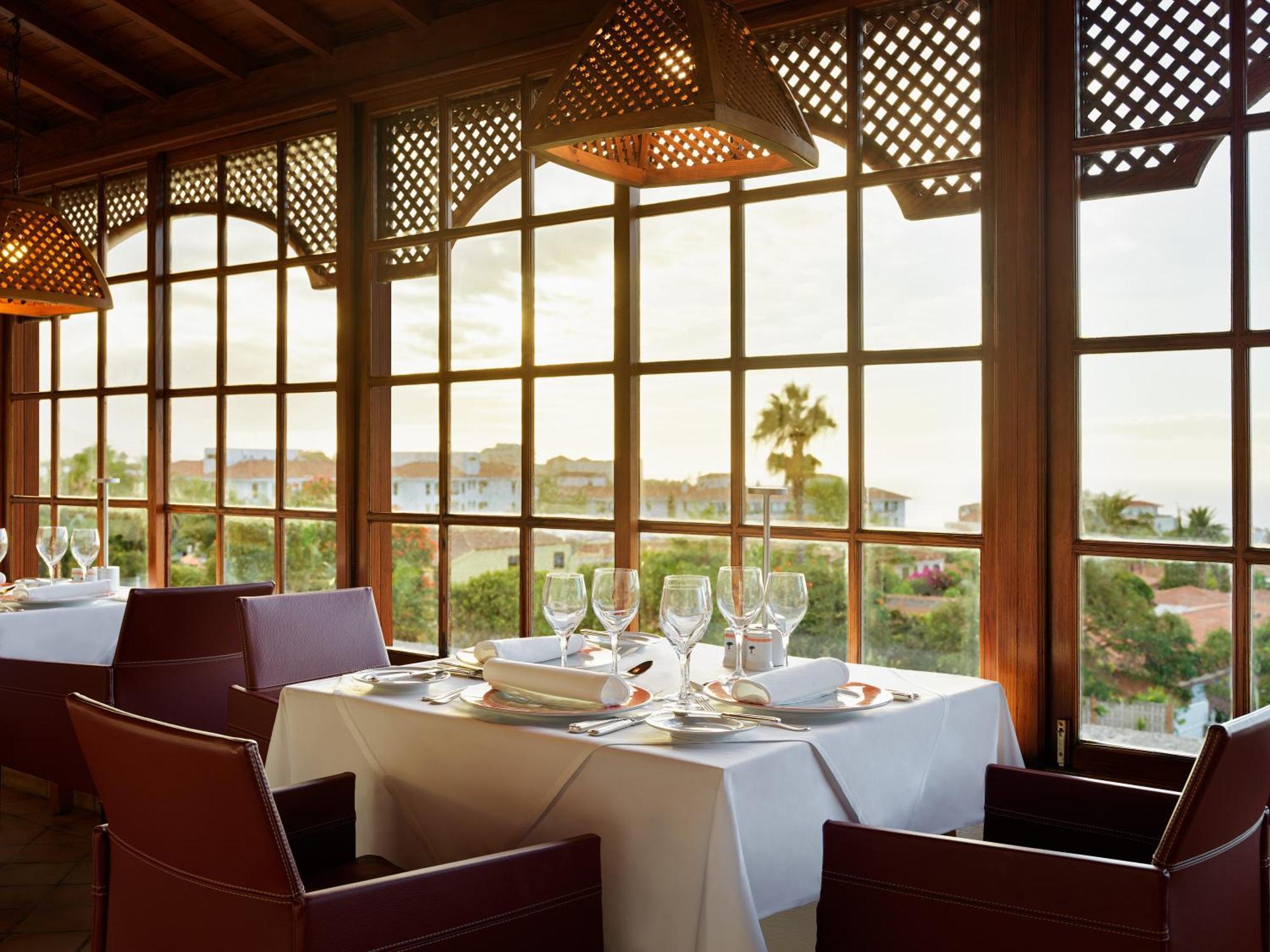 호텔 보타니코 이 오리엔탈 스파 가든 푸에르토 드 라 크루즈 외부 사진 Restaurant